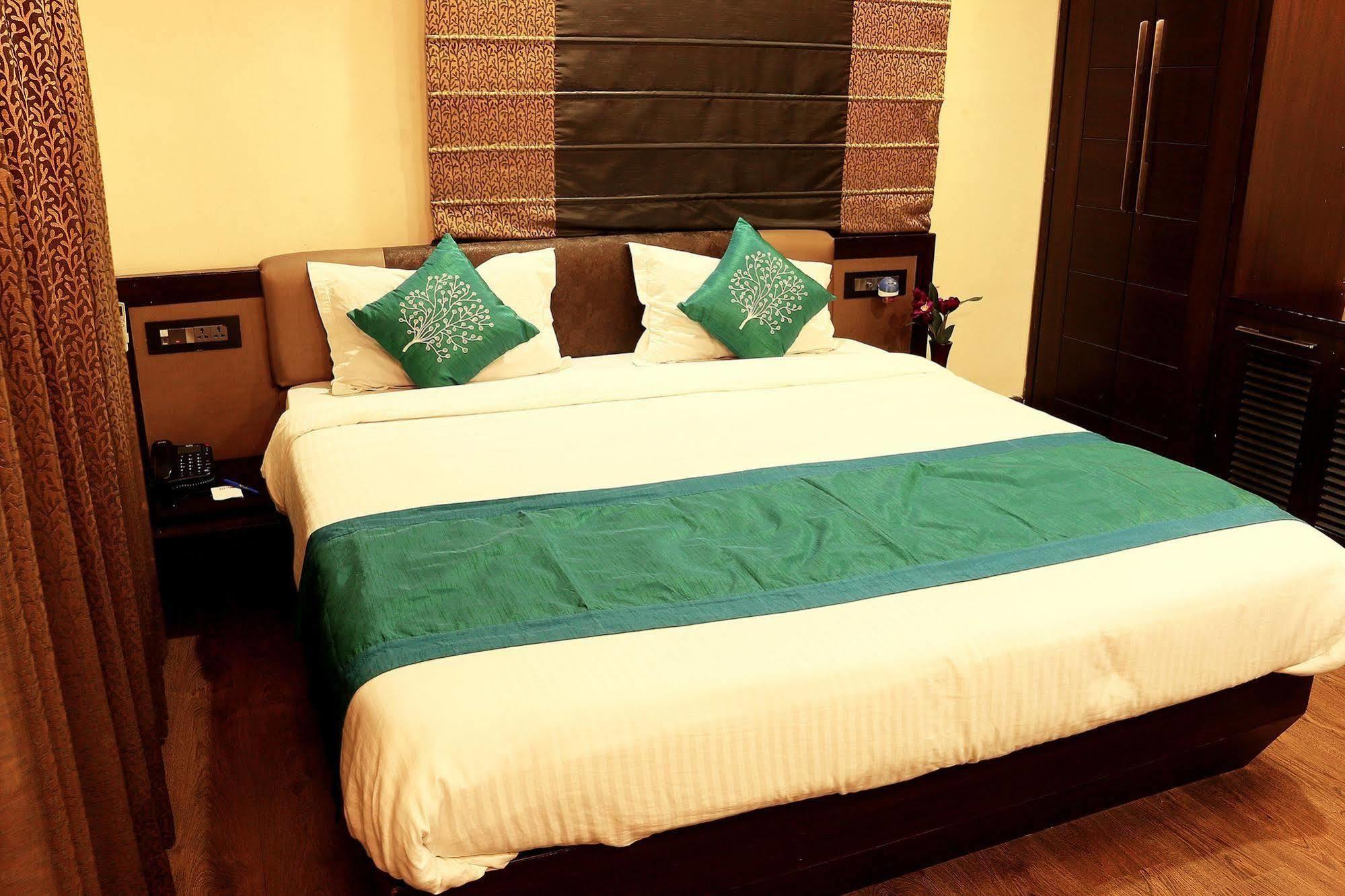 Oyo 1188 Hotel Tangerine Guest House Kolkata Exterior photo